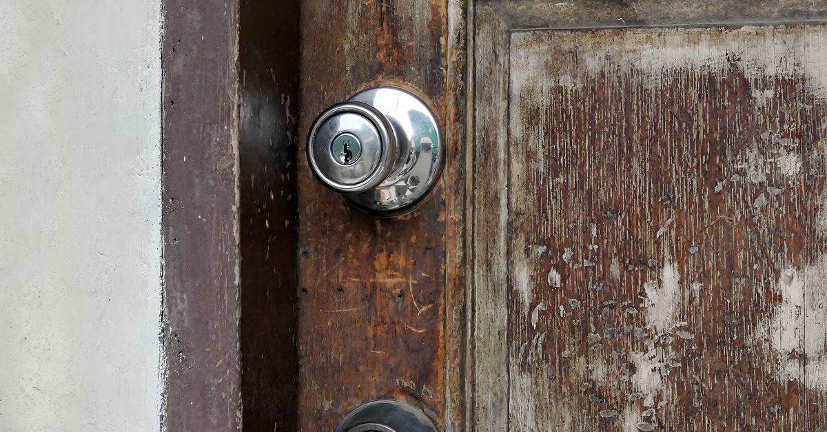 Signs Your Door Knob Lock Needs Replacing — Not Just Adjusting — McKinley Locksmith